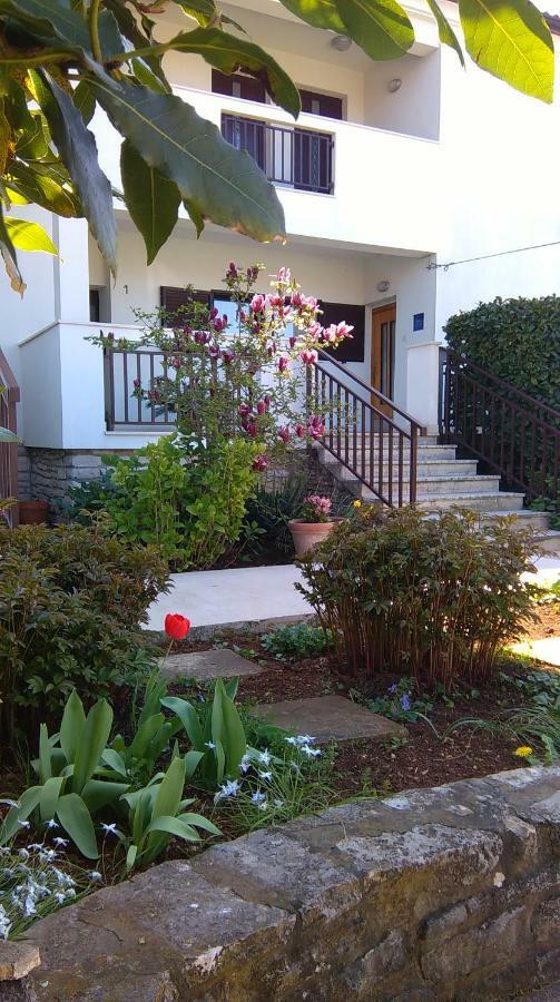Stella Marina Apartment Umag Ngoại thất bức ảnh